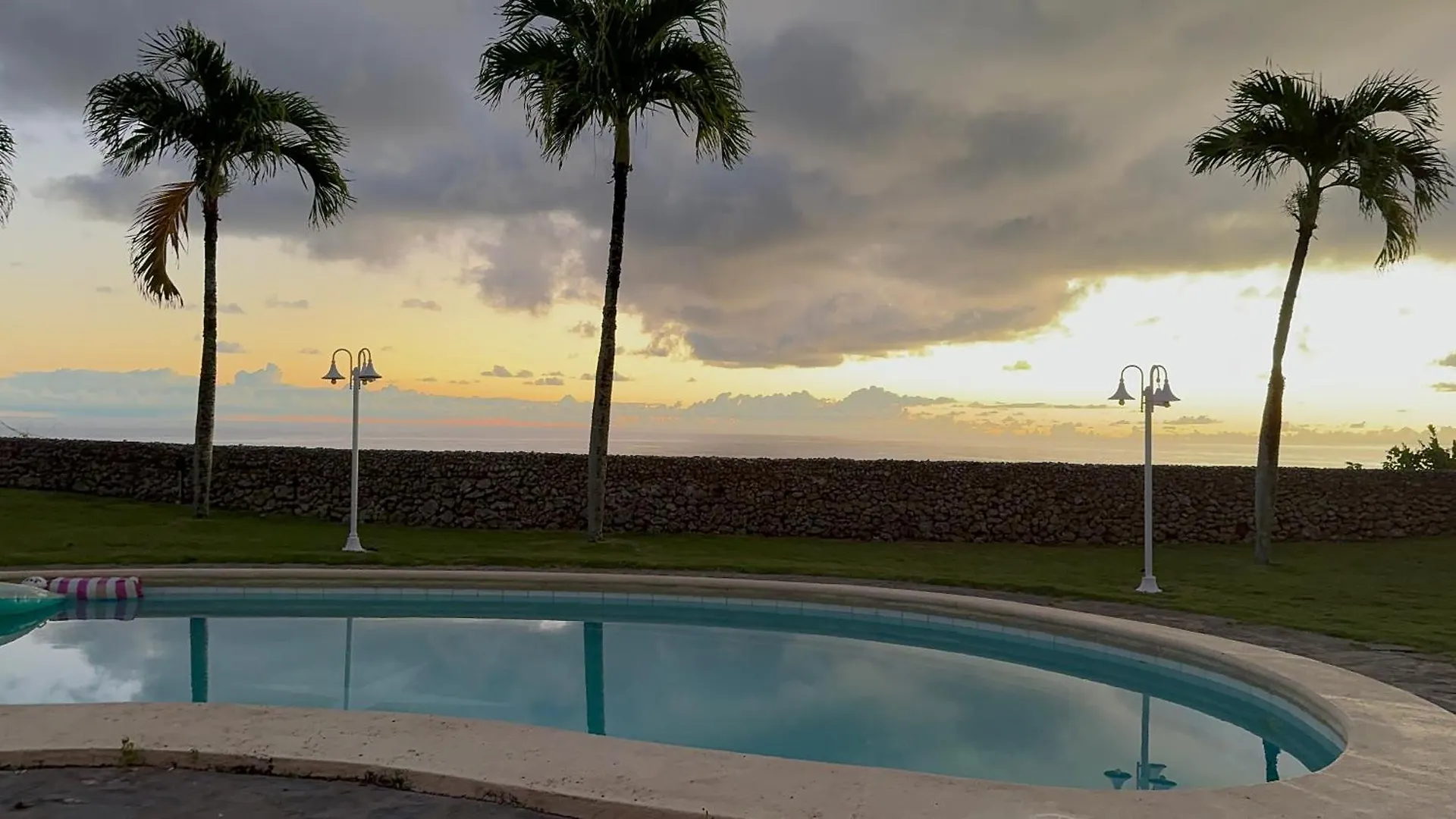 Ocean Breeze Villacarismar en Cabrera 0*,